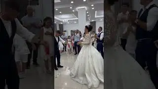 Atmosfera në fund të Dasmës 😍👏🇦🇱  #dasmashqiptare #wedding #erlindvaja