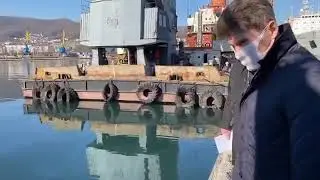 Олег Кожемяко в Находке на совещании по загрязнению бухты нефтепродуктами