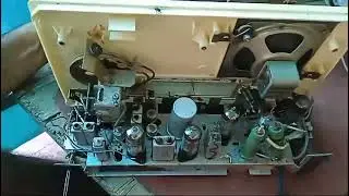 Vintage Valve Radio