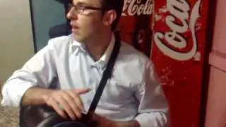 ELAFOS O NTINOS KAI TO TOUMPERLEKI STO MAGAZI KOSTA FOTOPOULO.mp4