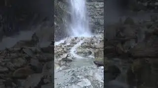 Под водопадом😅