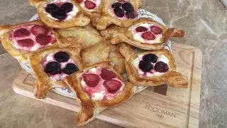 Слойки с творогом и ягодами