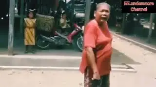 aksi emak2 batak adu mulut..gara2 kalah saing perdagangan..!!
