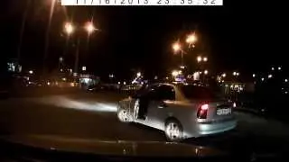 Проезд на красный, 2 поворота без поворотника, нарушение рядности, а потом еще вышел разбираться
