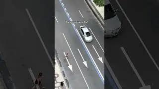 Mulher é roubada em plena luz do dia no Rio de Janeiro. Que situação!