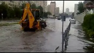 Потоп улицы Киева после дождя. Жесть.