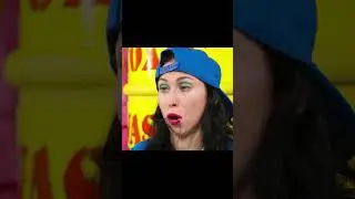Парни прячутся в больших сладостях.