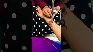 Mehndi artist design