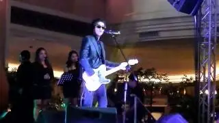 Ely Buendia - Pare Ko and Maselang Bahaghari Live
