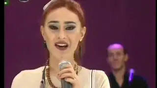 Yıldız Tilbe- Aşk Bir Kahkaha (Canlı)