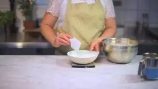 Baka en en perfekt tårtbotten med Kungsörnen