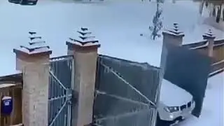Жена приехала