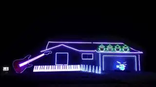 Amazing and Hilarious Christmas Light Show! - Christmas Can Can