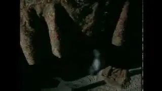 Χρήστος Κυριαζής - Επιμένω - Official Video Clip