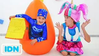 Vlad dan Niki memainkan Kejutan Telur Raksasa dengan Mainan