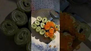 Блинчики со шпинатом, творожным сыром и красной икрой. #блины #масленица #вкусно #вкусныерецепты