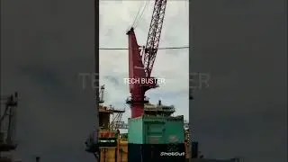 Crane Accident due to bad weather in Ship 🚢 #shorts#marine#roughsea #offshore#