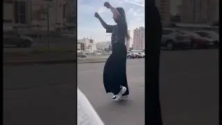 Я танцую везде😅#Танцы #ЯсминаВитамина #Пападочка #Блогер #реееккк
