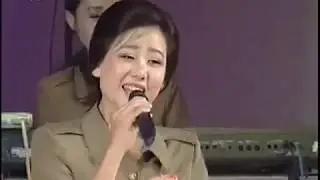 Our beloved leader (인민이 사랑하는 우리 령도자) - Moranbong Band [English, Français, 中文]