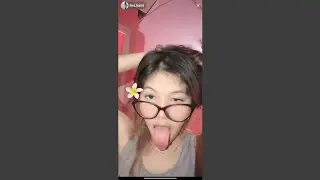 Tiktok live Nat_Nattt pamer lidah + body
