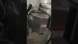 Прямолинейный станок по обработке кромки стекла