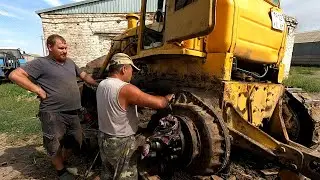 Когда же эта железяка сдвинется с места!? На помощь брошены все силы!