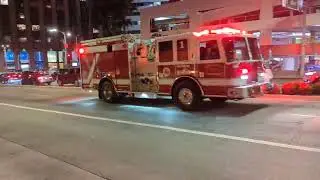 Ambulances et camion de Pompiers de Los Angeles, avec les sirènes