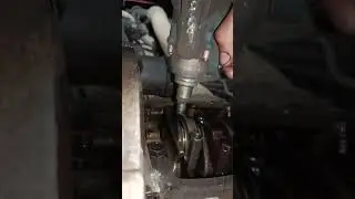 Случай на СТО, подскажите мотористы.