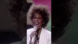 Moments that defined Whitney Houston as THE VOICE: Her mic was ON! | #shorts #whitneyhouston #music