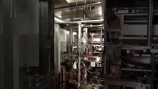 Auto four side seal Quad Bag packaging machine with air-release valve