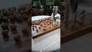 Kinetic nutcracker