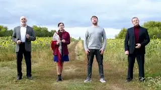 Погостить бы мне у мамы.