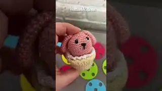 Связанная крючком игольница «Зайка в корзинке». Crocheted needle case «Bunny in a basket».