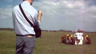 Demostración del R2 Robonauta previo al despegue de STS-133 Discovery