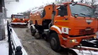 А снег идёт