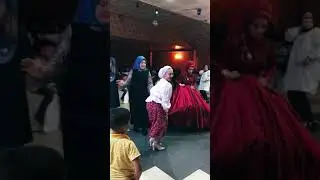 Tik tok Twerk yaparak gündem olan kız  Esra Rabia Ünal 