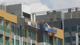 Cận cảnh công nhân làm việc trên cao thật vất vả và nguy hiểm