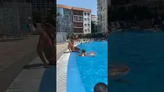 Нашли классный бассейн в Геленджике