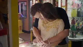 Make Up : Kiss scene - Molly Windsor, Joseph Quinn