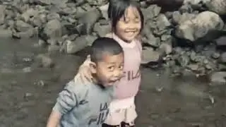 MAIN DI PANTAI SAMA KAKAK