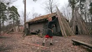 Basic grips of a one-handed spear