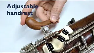 Adjustable bassoon hand rest