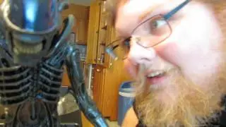 Hot Toys MMS 354 ALIENS Alien Warrior Unboxing! I kinda Geeked out