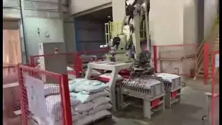 900 Bags/Hour Automatic Palletizer Machine NSK Bearing Robotic Palletizing System