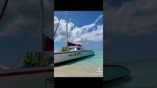 Tranquility of the ocean. Relaxing in the tropical paradise 🏖️ #relaxing #nature #abrahamhicks