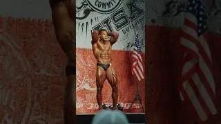 my first bodybuilding show 😵‍💫 (1 year ago today)