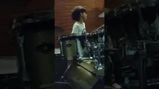 Arthur #kidsdrumlessons na bateria