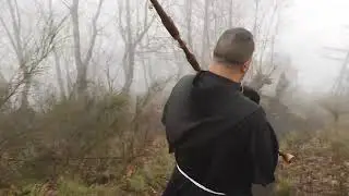 Fra' Fedele che suona una piva emiliana sul Ciglio
