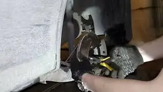 Почему клинит заднее колесо на лада ларгус.