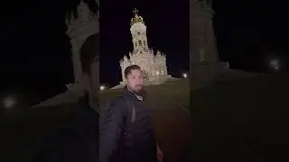 Освещенный векам: Знаменский храм после заката 